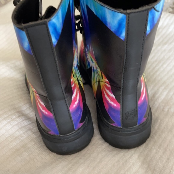 Yes We Vibe PEACEFUL Tie Die Swirl boots - Picture 9 of 10